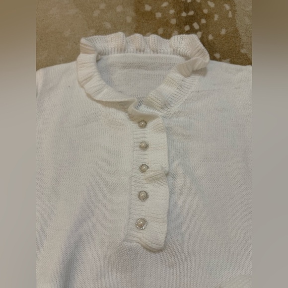 White ruffle sleeve diamond pearl button up sweater BNWOT women’s size XL - Picture 4 of 6